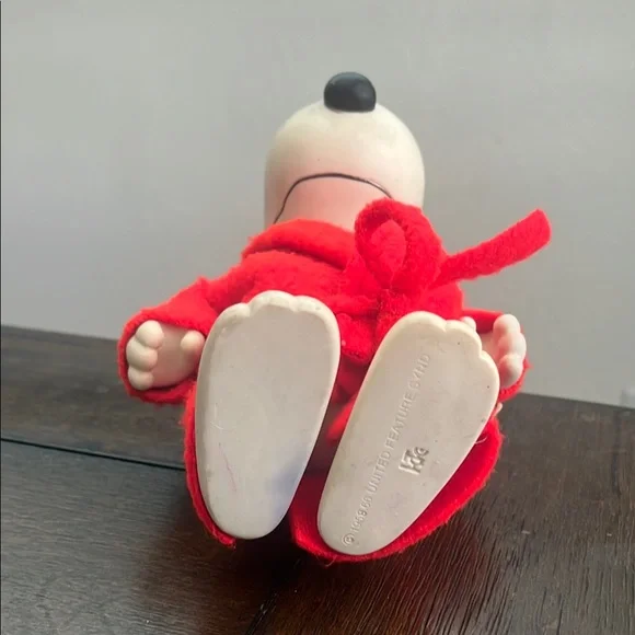 Vintage Peanuts Snoopy Red Robe Rubber Posable Doll 1958 1966 - Picture 6 of 6